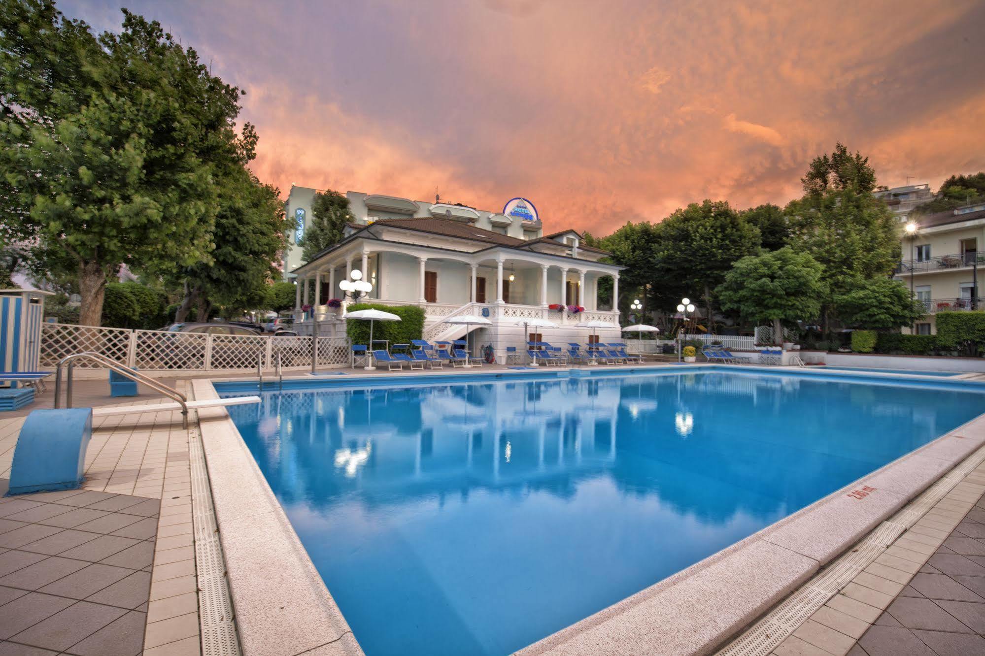 Hotel Venus Габичче-Маре Экстерьер фото