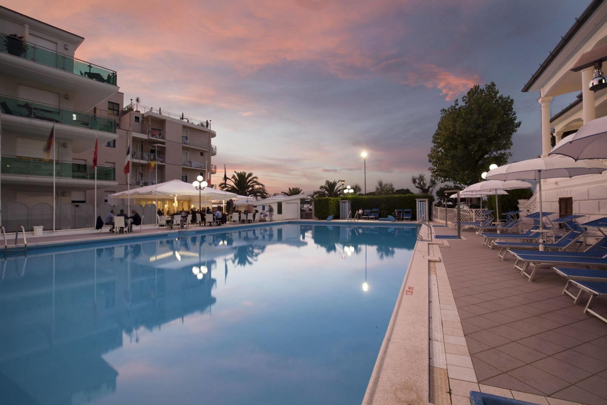 Hotel Venus Габичче-Маре Экстерьер фото